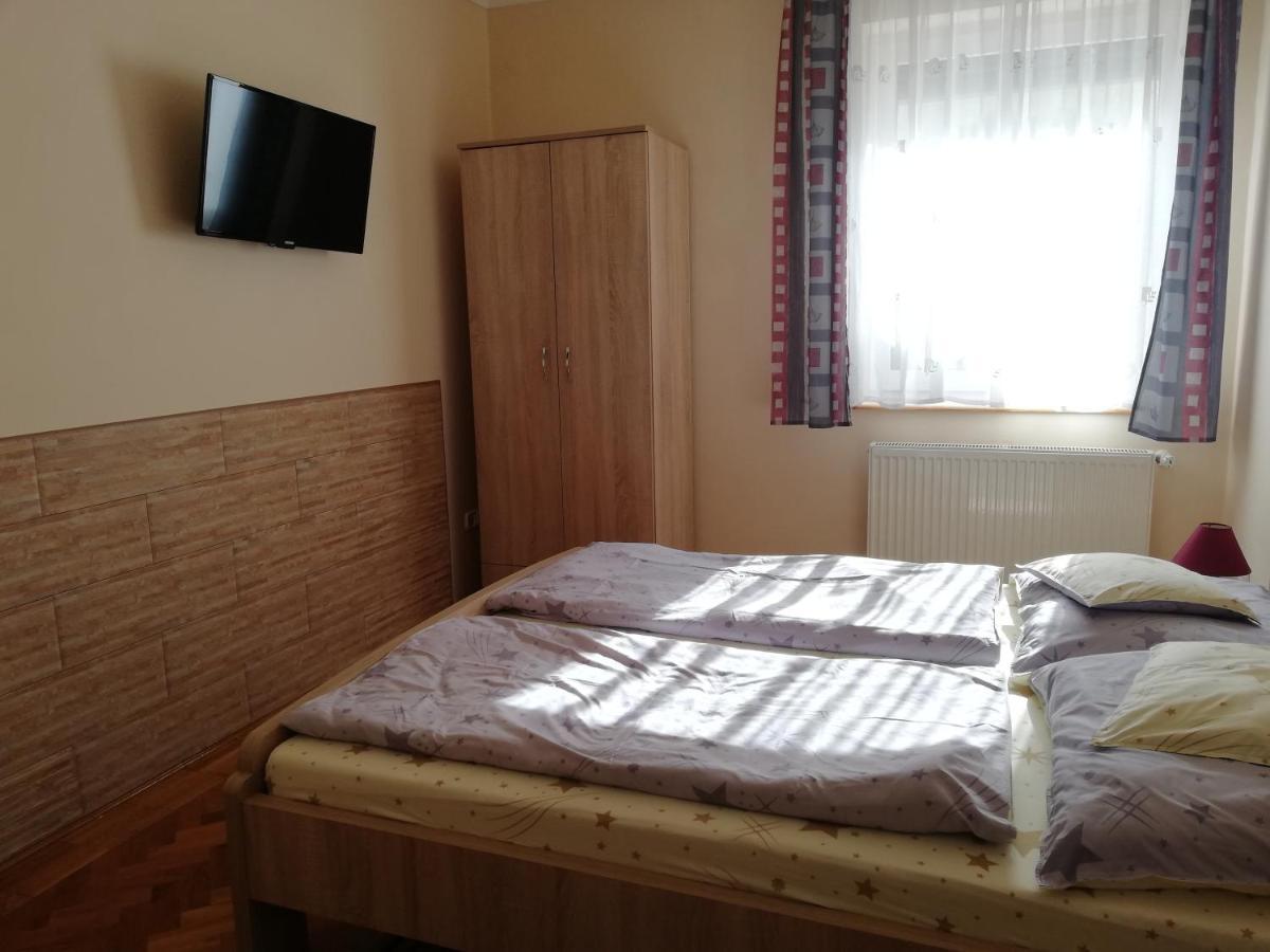 Imola Es Andrea Apartmanhaz Hajdúszoboszló 外观 照片