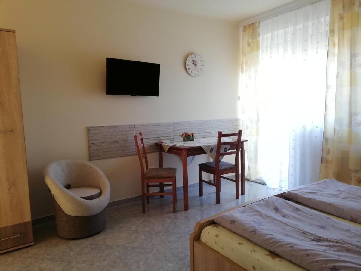Imola Es Andrea Apartmanhaz Hajdúszoboszló 外观 照片
