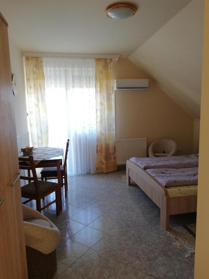 HajdúszoboszlóImola Es Andrea Apartmanhaz公寓 外观 照片