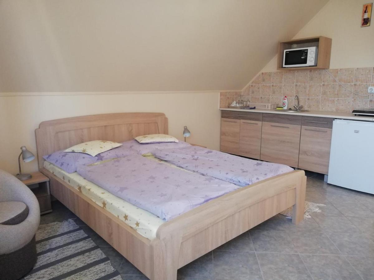 HajdúszoboszlóImola Es Andrea Apartmanhaz公寓 外观 照片