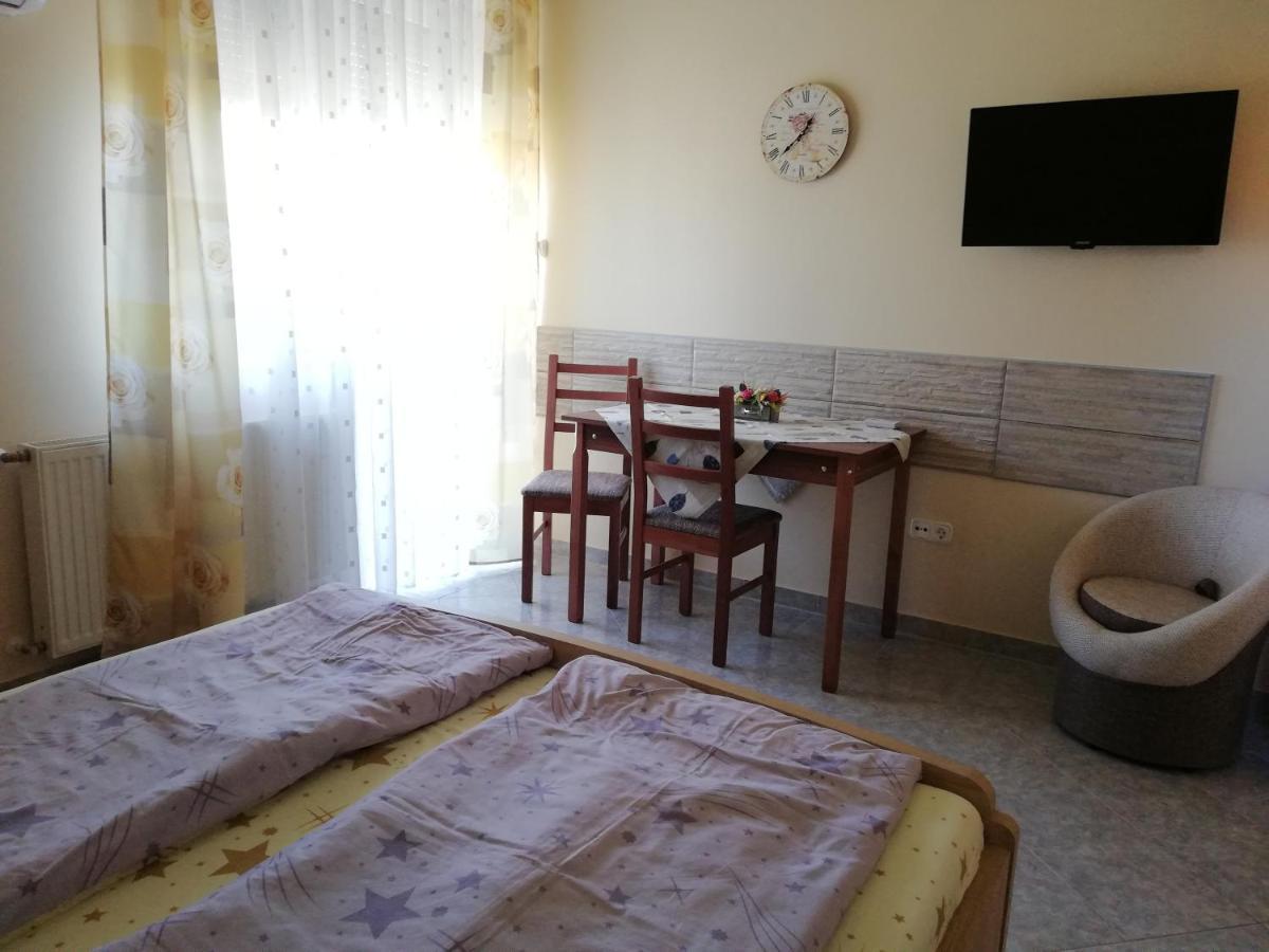 Imola Es Andrea Apartmanhaz Hajdúszoboszló 外观 照片