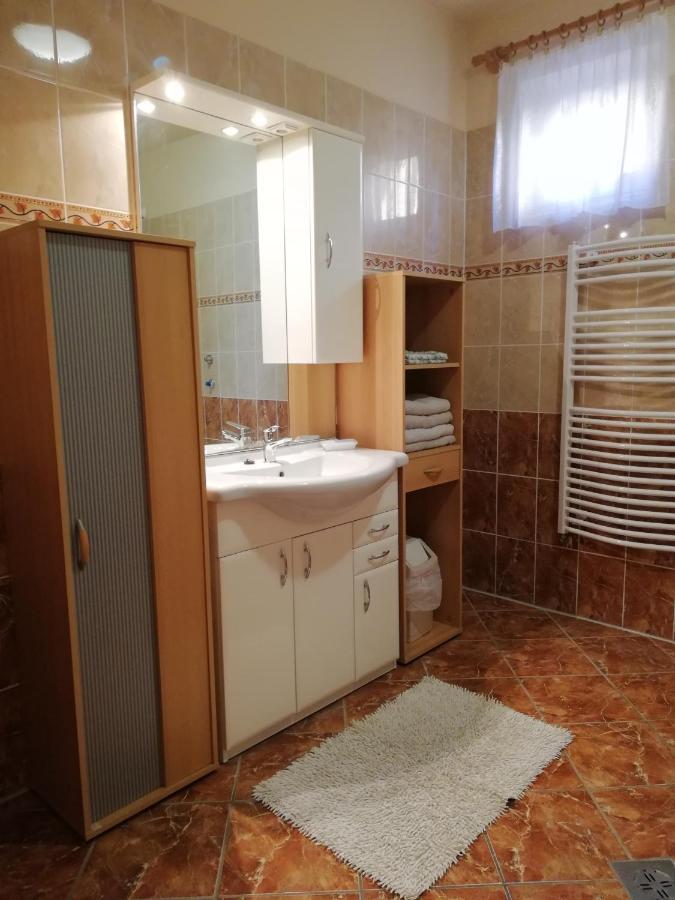 Imola Es Andrea Apartmanhaz Hajdúszoboszló 外观 照片