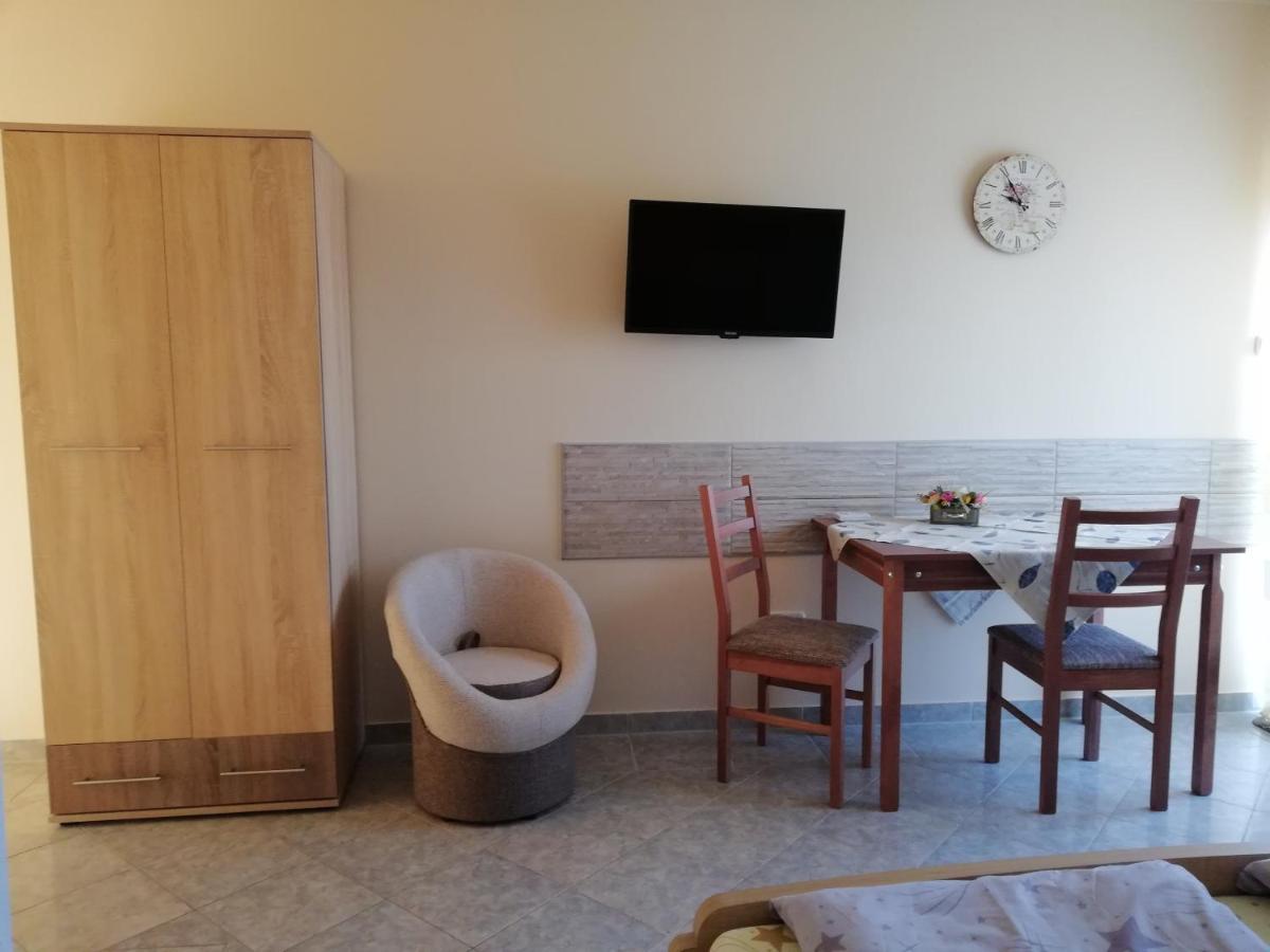 Imola Es Andrea Apartmanhaz Hajdúszoboszló 外观 照片