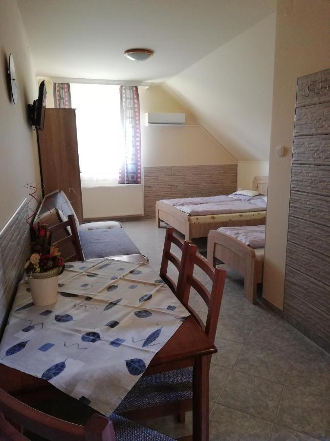 HajdúszoboszlóImola Es Andrea Apartmanhaz公寓 外观 照片