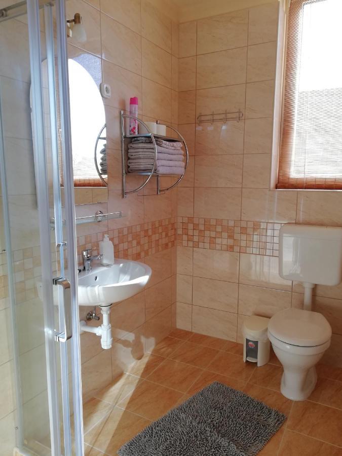 Imola Es Andrea Apartmanhaz Hajdúszoboszló 外观 照片