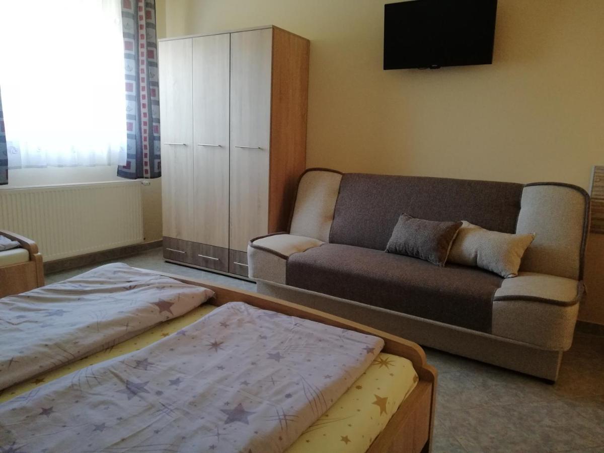 Imola Es Andrea Apartmanhaz Hajdúszoboszló 外观 照片