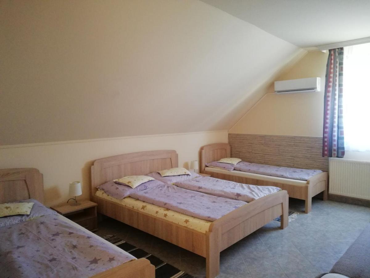 HajdúszoboszlóImola Es Andrea Apartmanhaz公寓 外观 照片