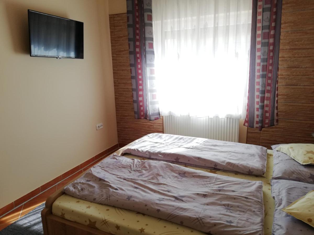 HajdúszoboszlóImola Es Andrea Apartmanhaz公寓 外观 照片