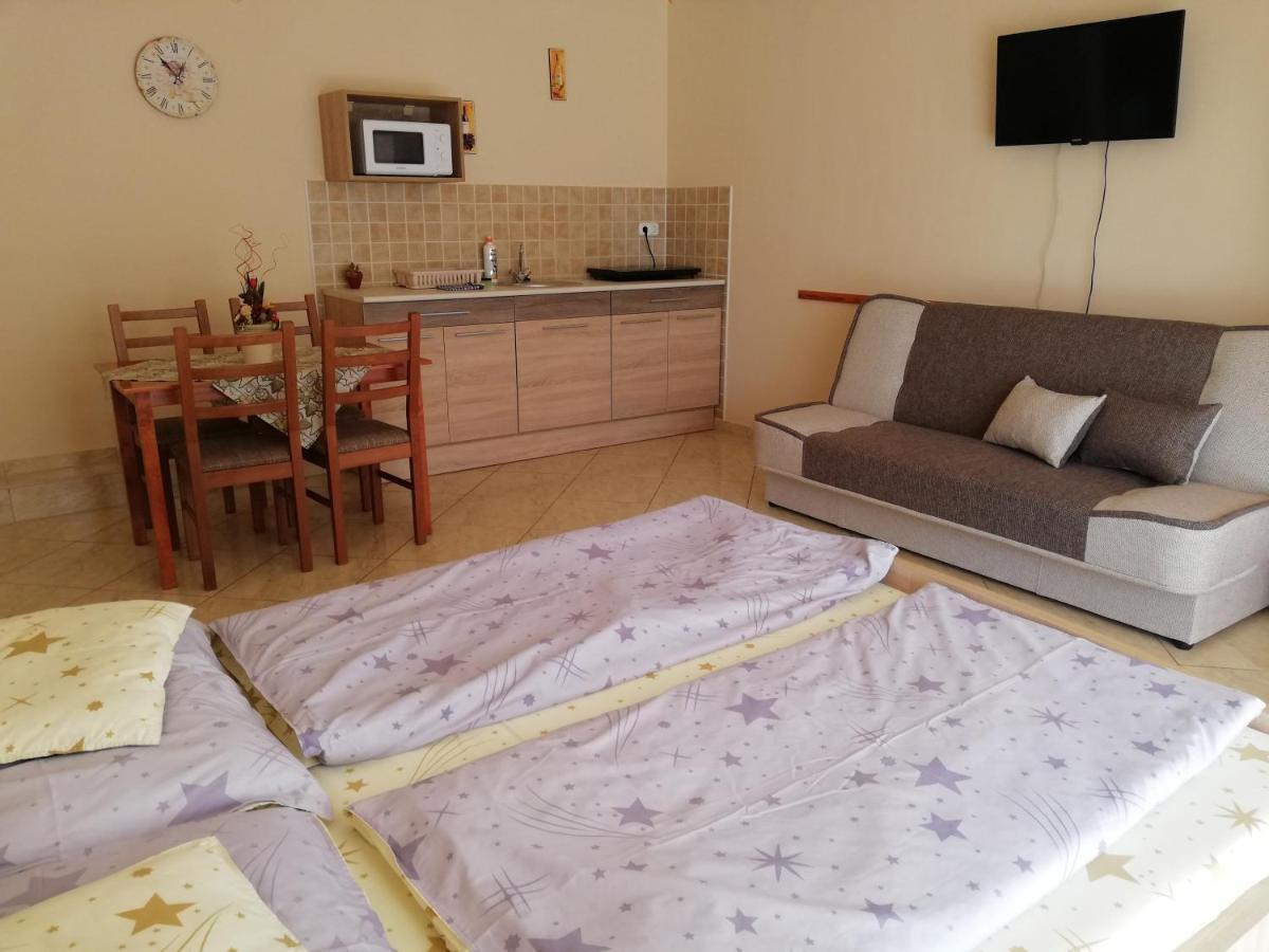 HajdúszoboszlóImola Es Andrea Apartmanhaz公寓 外观 照片