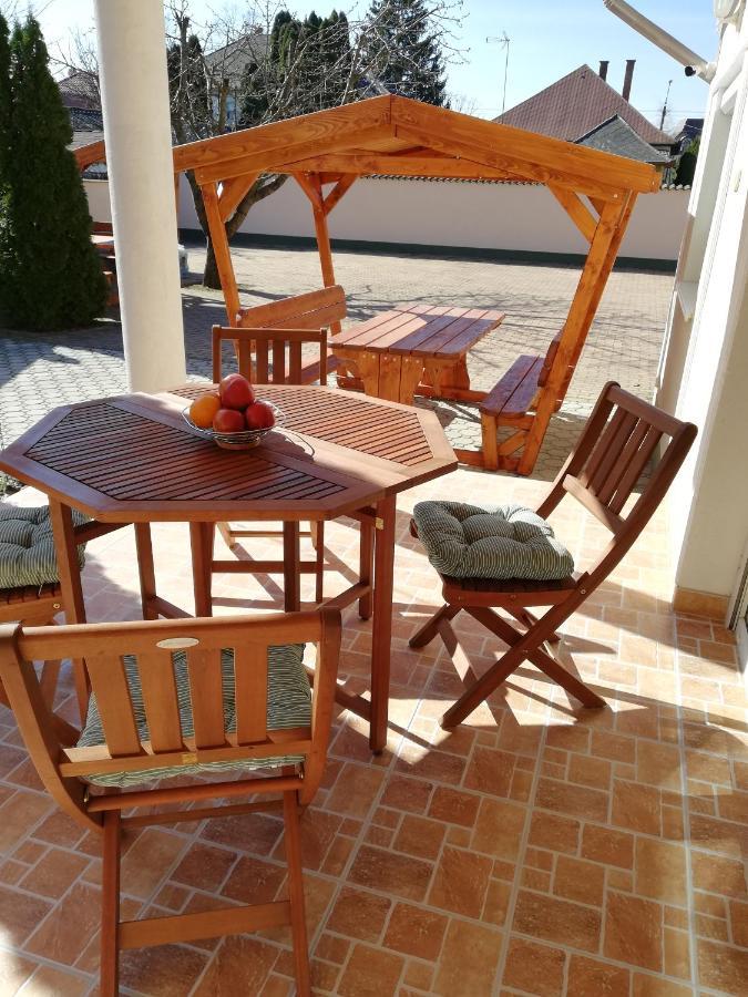 Imola Es Andrea Apartmanhaz Hajdúszoboszló 外观 照片